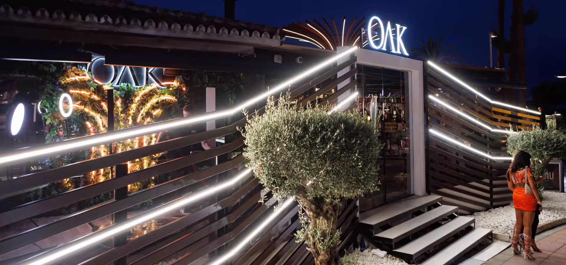 OAK Firehouse & Cocktail